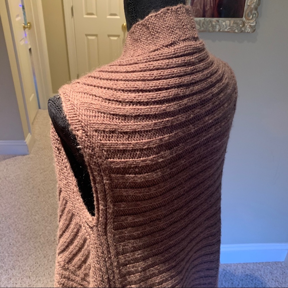Knit Sweater Vest - Picture 5 of 7